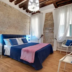 https://faville-castello-apartments.hotelinveneto.com